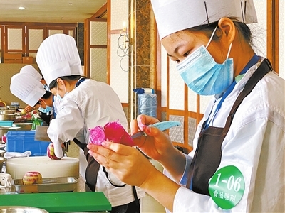 珠海市各大職業院校、技工院校積極貫徹&ldquo;產業第一&rdquo;決策部署 職業教育與產業需求實現&ldquo;同頻共振&rdquo;